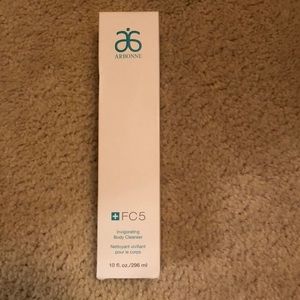 FC5 invigorating body cleanser